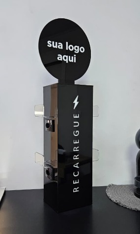 Totem carregador personalizado com logo da empresa